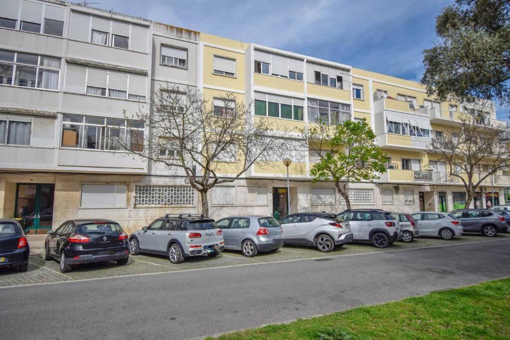 Cozy And Sunny Family Apartment Lisboa Eksteriør billede