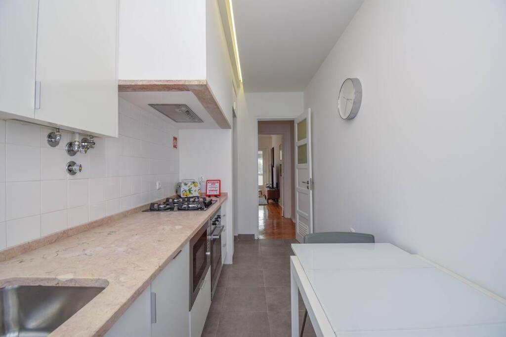 Cozy And Sunny Family Apartment Lisboa Eksteriør billede